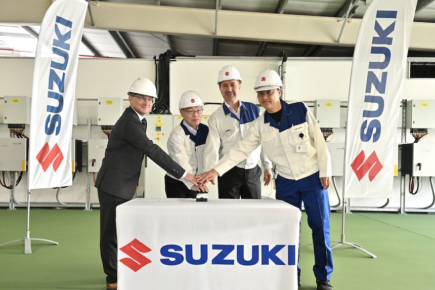 Suzuki napelempark átadó