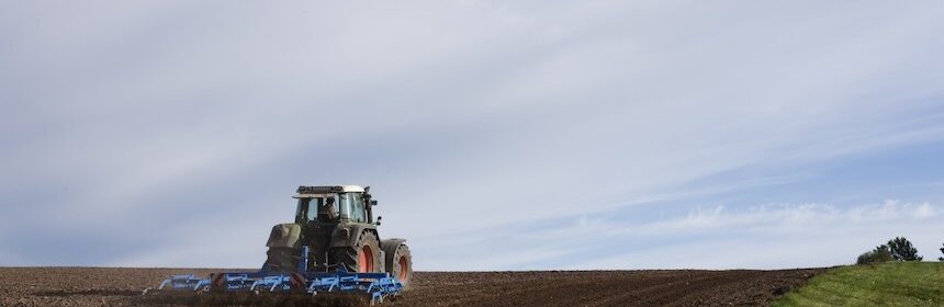 mezőgazdaság traktor