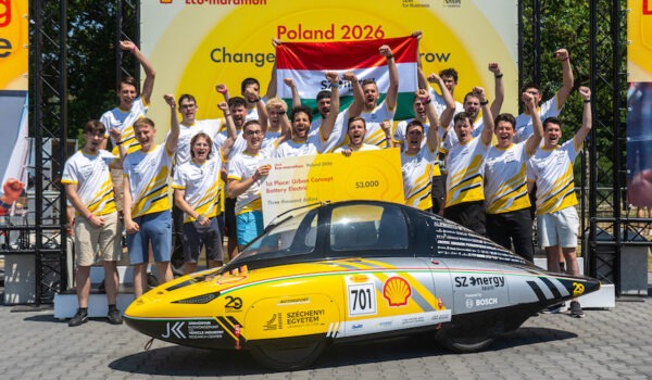 A csapat tagjai megérdemelten ünnepeltek az újabb győzelem után. (Fotó: Miklós Balázs)